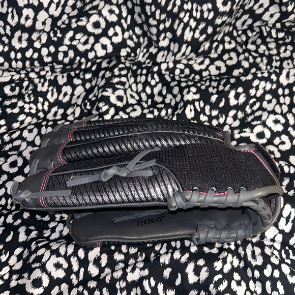 Fastpitch pro series mitt - 12” - Picture 10 of 12